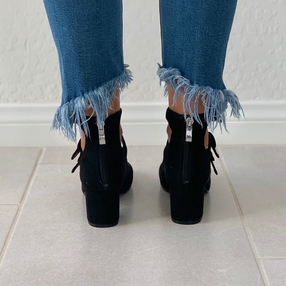 NIB Black Mercury Mary Jane Triple Buckle Pump - Picture 4 of 7